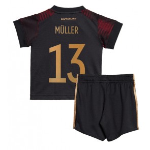 Tyskland Thomas Muller #13 babykläder Bortatröja barn VM 2022 Korta ärmar (+ Korta byxor)